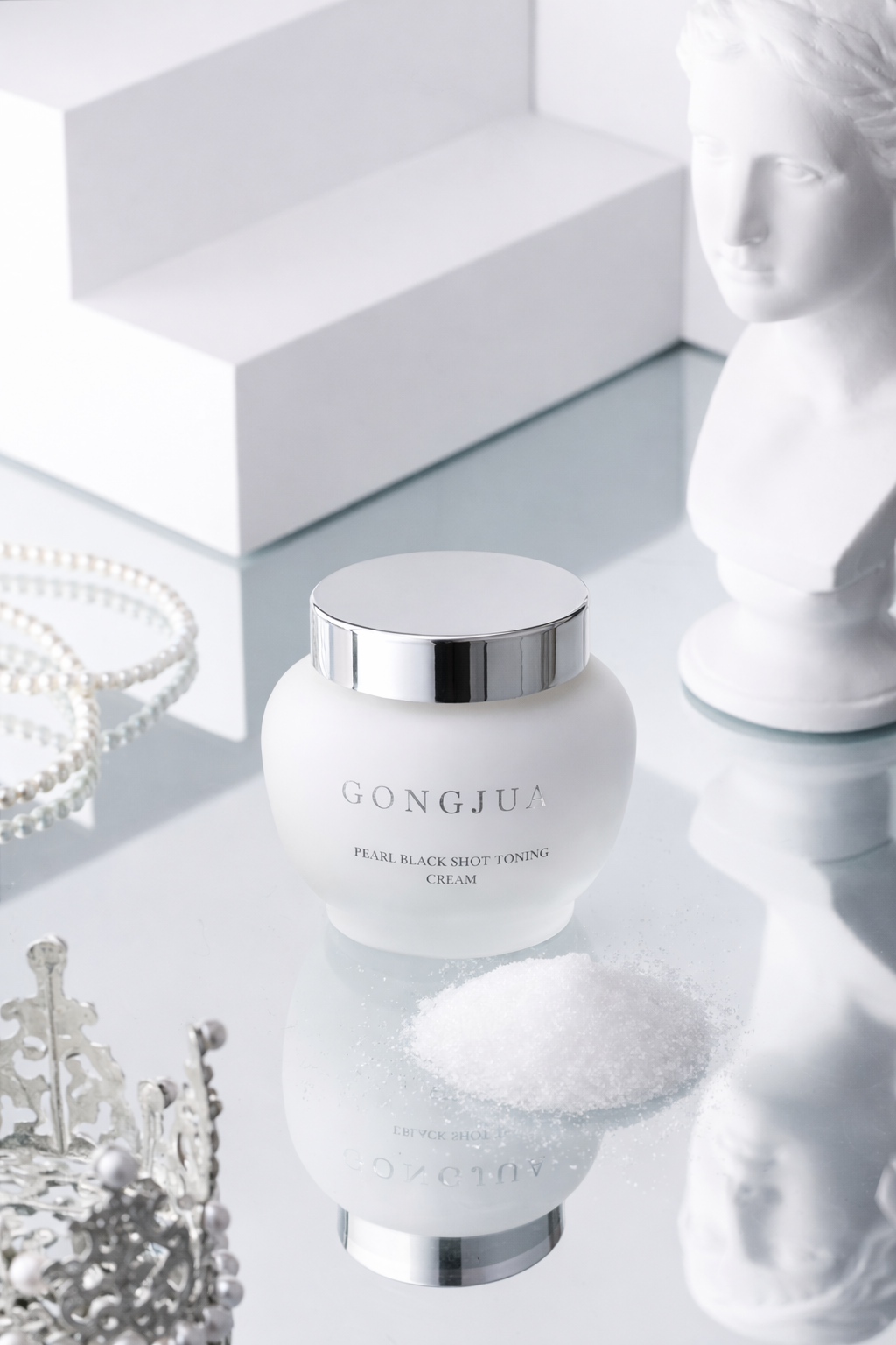 Gongjua Pearl Black Shot Toning Cream (50g)
